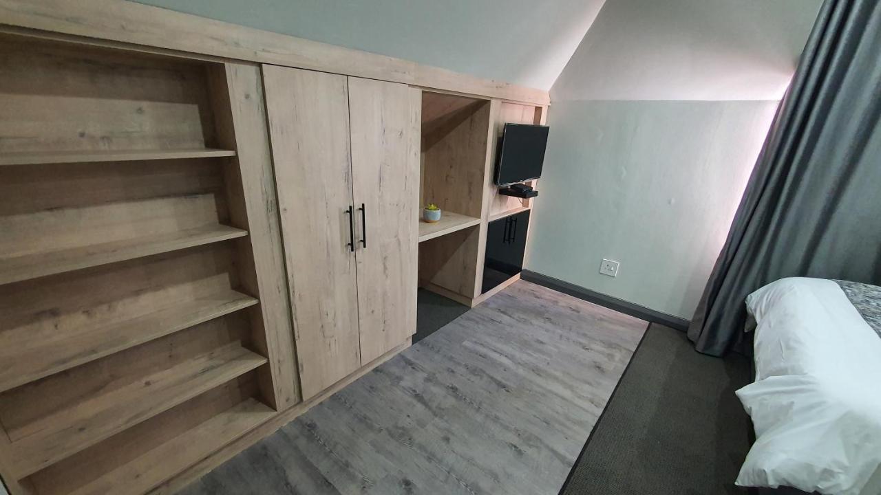 Budget Single Room,1292366479:JPEG